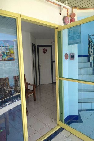 Imagen de los interiores del Hotel Istroberi Inn. Foto 18