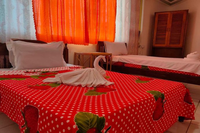 Imagen de la habitación del Hotel Istroberi Inn. Foto 9