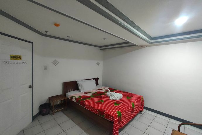 Imagen de la habitación del Hotel Istroberi Inn. Foto 15
