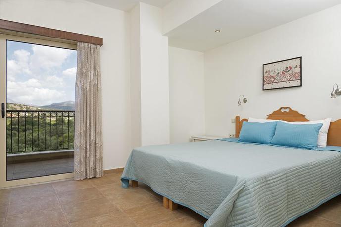 Imagen general del Hotel Istron Villas. Foto 4