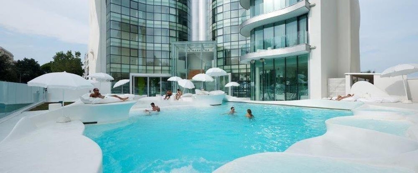 Imagen general del Hotel I-suite. Foto 11