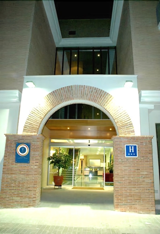 Imagen general del Hotel Isur Llerena. Foto 1