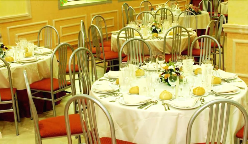 Imagen del bar/restaurante del Hotel Isur Llerena. Foto 5