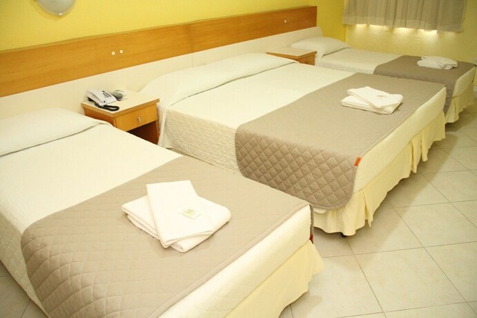 Imagen de la habitación del Hotel It&aacute;lia, Balne&aacute;rio Cambori&uacute;. Foto 27