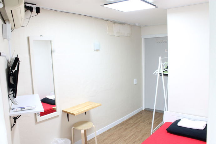 Imagen de los interiores del Hotel Itaewon Inn. Foto 15