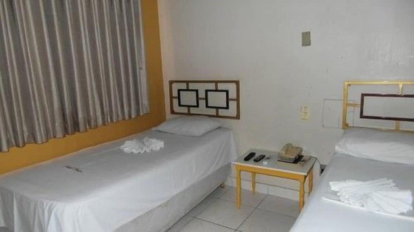 Imagen de la habitación del Hotel Itaipu. Foto 15