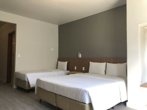 Imagen de la habitación del Hotel Itajai Express. Foto 17