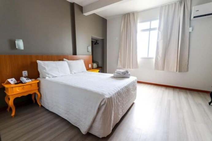 Imagen de la habitación del Hotel Itajai Express. Foto 20