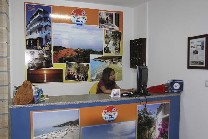 Imagen de los interiores del Hotel Itaka. Foto 20
