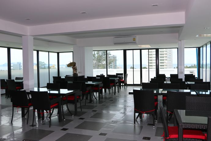 Imagen del bar/restaurante del Hotel I-talay Resort Pattaya. Foto 2