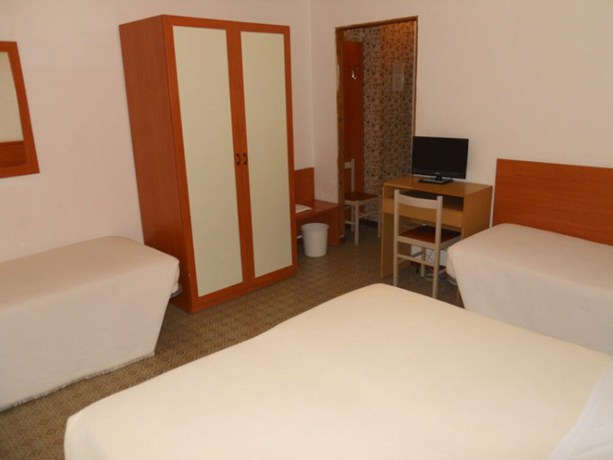 Imagen de la habitación del Hotel Italia, ANCONA. Foto 6