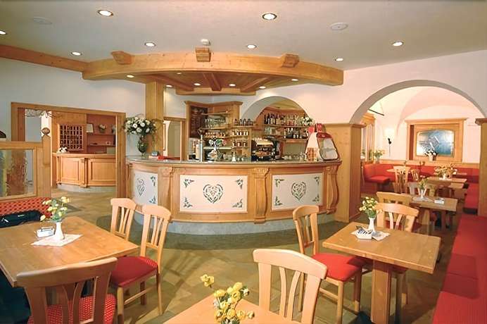 Imagen del bar/restaurante del Hotel Italia, Baselga di Pine. Foto 11