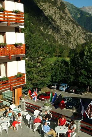 Imagen del bar/restaurante del Hotel Italia, Brusson. Foto 4