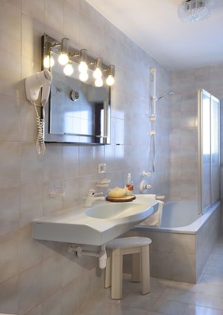 Imagen de la habitación del Hotel Italia, Burjé. Foto 3