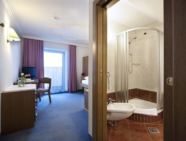 Imagen de la habitación del Hotel Italia, Burjé. Foto 5