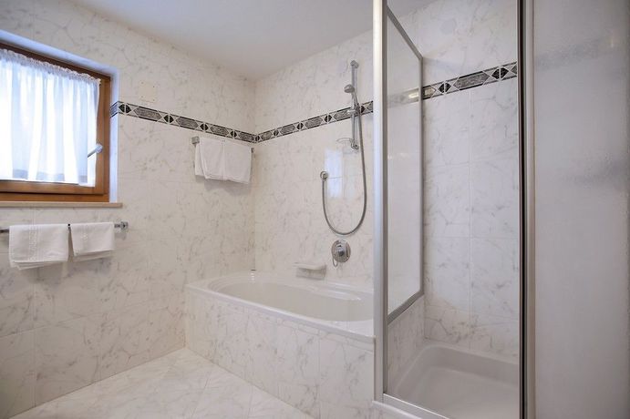 Imagen de la habitación del Hotel Italia, Burjé. Foto 11