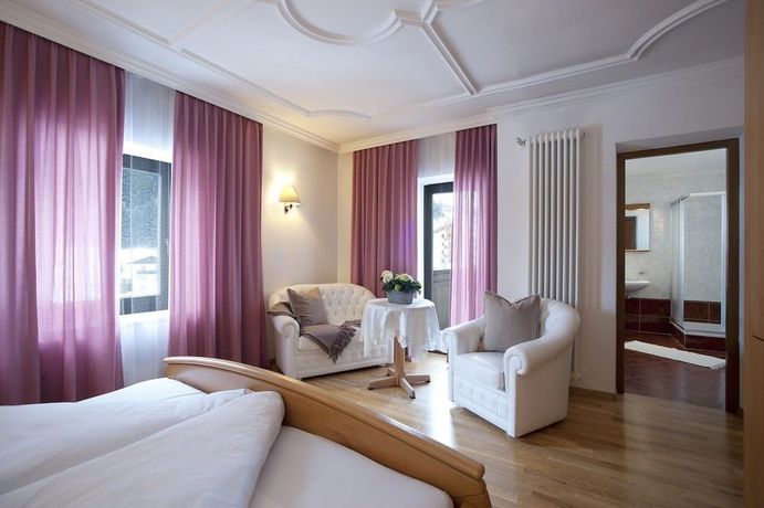 Imagen de la habitación del Hotel Italia, Burjé. Foto 14