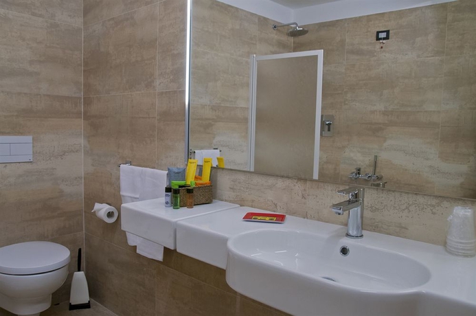 Imagen de la habitación del Hotel Italia, CAGLIARI. Foto 4