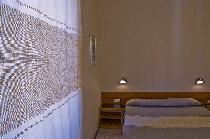Imagen de la habitación del Hotel Italia, CAGLIARI. Foto 9