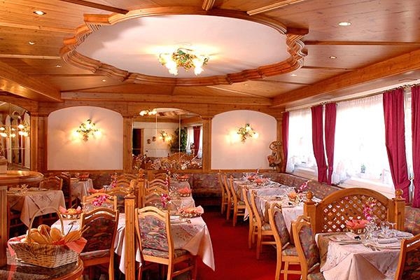 Imagen general del Hotel Italia, Canazei. Foto 3