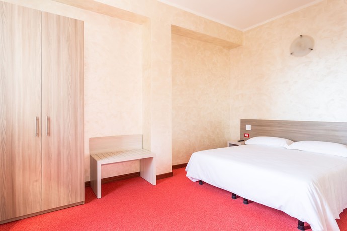 Imagen de la habitación del Hotel Italia Dormelletto. Foto 8