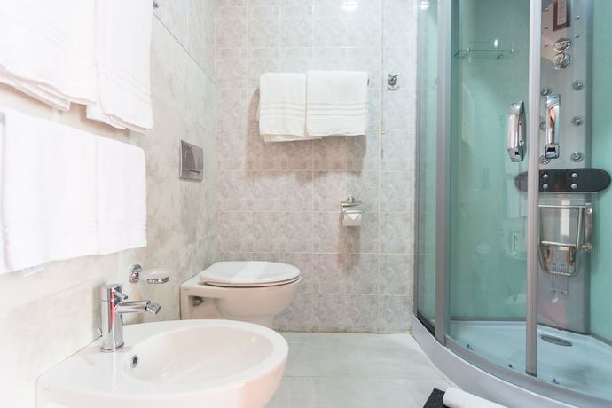 Imagen de la habitación del Hotel Italia Dormelletto. Foto 12