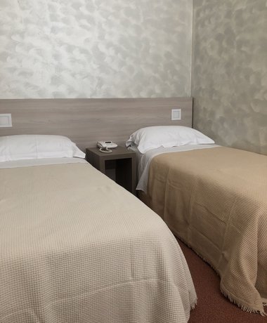 Imagen de la habitación del Hotel Italia Dormelletto. Foto 13