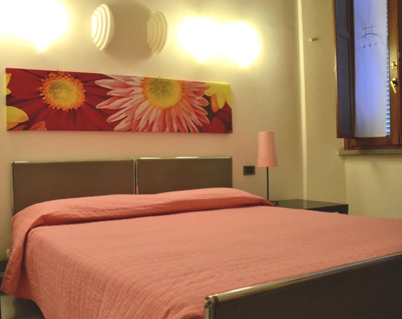 Imagen de la habitación del Hotel Italia, Foligno. Foto 11