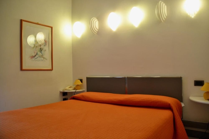 Imagen de la habitación del Hotel Italia, Foligno. Foto 13