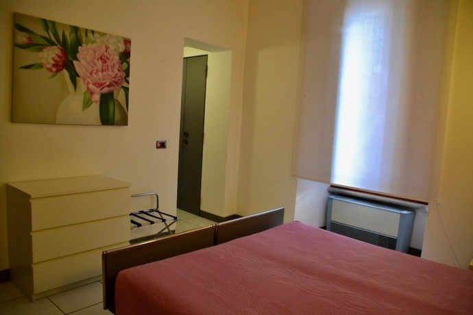 Imagen de la habitación del Hotel Italia, Foligno. Foto 15