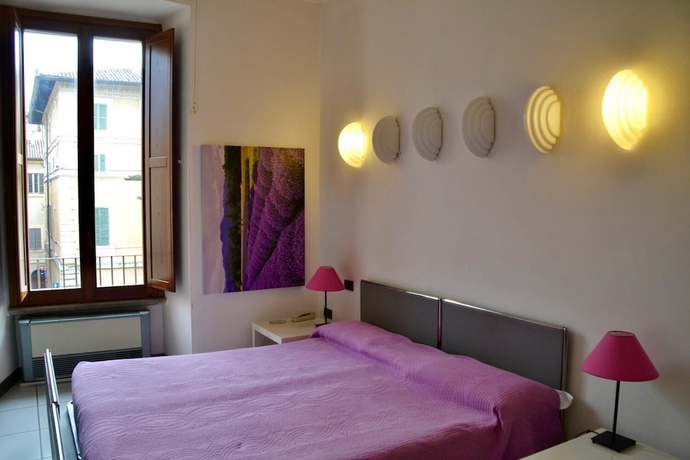 Imagen de la habitación del Hotel Italia, Foligno. Foto 16