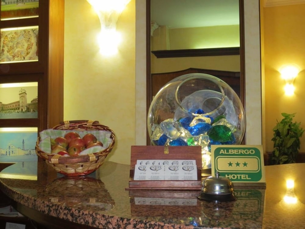 Imagen de los interiores del Hotel Italia, MANTUA. Foto 18