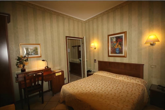 Imagen de la habitación del Hotel Italia, MANTUA. Foto 12