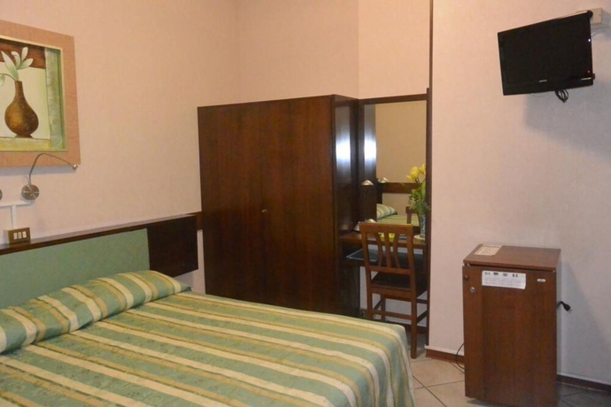 Imagen de la habitación del Hotel Italia, MANTUA. Foto 16
