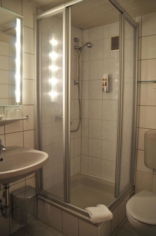 Imagen de la habitación del Hotel Italia, Munich. Foto 2