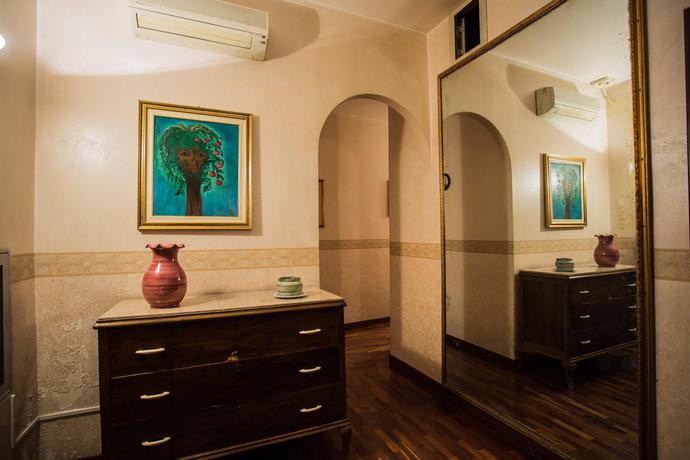 Imagen de los interiores del Hotel Italia, Palermo. Foto 9