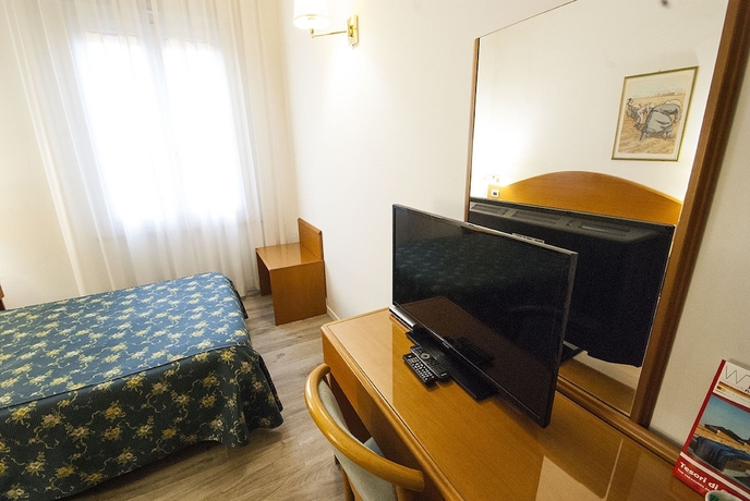 Imagen de la habitación del Hotel Italia, Ravenna. Foto 5