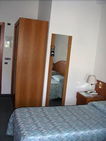 Imagen de la habitación del Hotel Italia, Ravenna. Foto 10