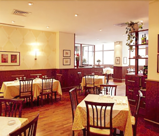 Imagen del bar/restaurante del Hotel Italia, Ravenna. Foto 2