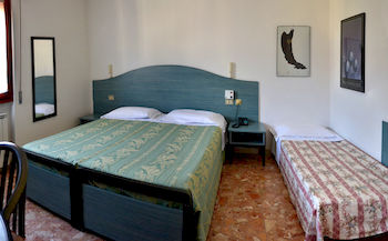 Imagen general del Hotel Italia Ristorante Pizzeria. Foto 4