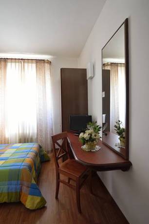 Imagen de la habitación del Hotel Italia, Ronchi dei Legionari. Foto 3