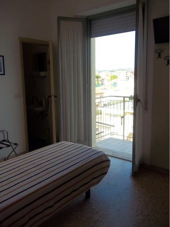 Imagen de la habitación del Hotel Italia, Senigallia. Foto 5
