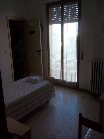 Imagen de la habitación del Hotel Italia, Senigallia. Foto 6