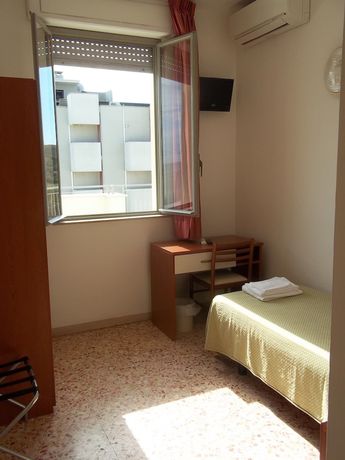 Imagen de la habitación del Hotel Italia, Senigallia. Foto 13