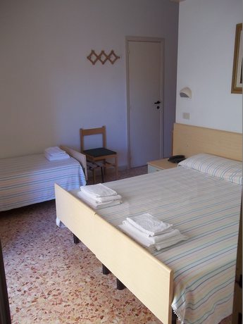 Imagen de la habitación del Hotel Italia, Senigallia. Foto 14