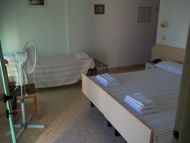Imagen de la habitación del Hotel Italia, Senigallia. Foto 15