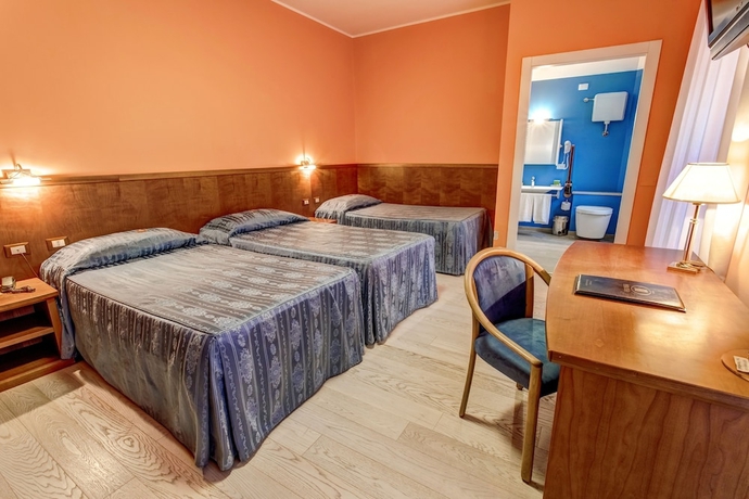 Imagen de la habitación del Hotel Italia, Trieste. Foto 6