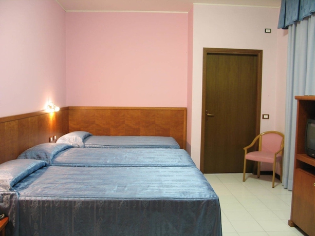 Imagen de la habitación del Hotel Italia, Trieste. Foto 11