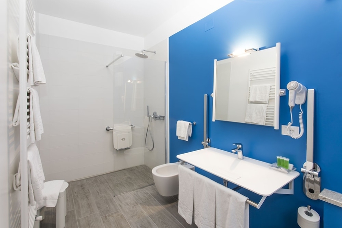 Imagen de la habitación del Hotel Italia, Trieste. Foto 15