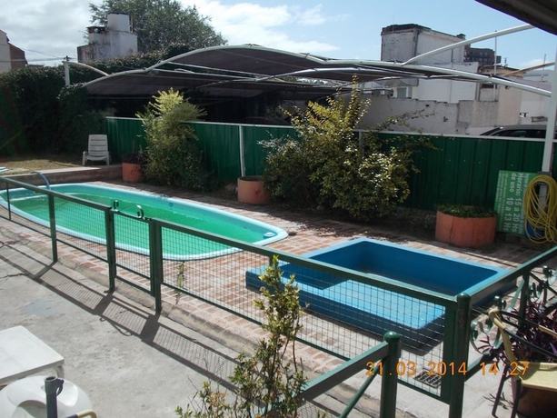 Imagen de la piscina del Hotel Italia, VILLA CARLOS PAZ. Foto 17